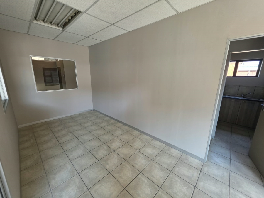 To Let Commercial Property for Rent in Oos Einde Free State